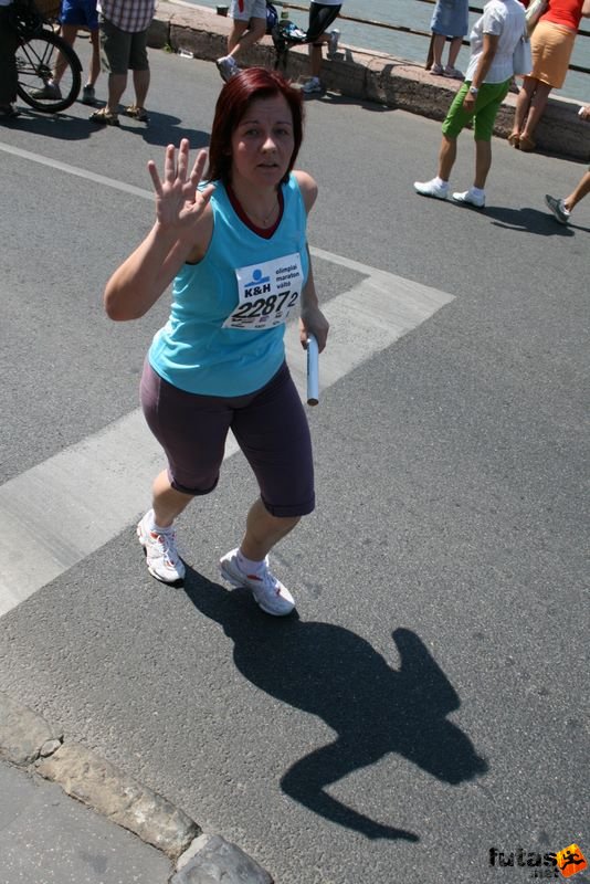 K&H Maraton és félmaraton váltó maraton_1314.jpg Tündérország futócsapat K&H Olimpiai Maraton és félmaraton váltó futás Budapest képek 3. fotók maraton_1314.jpg Tündérország futócsapat