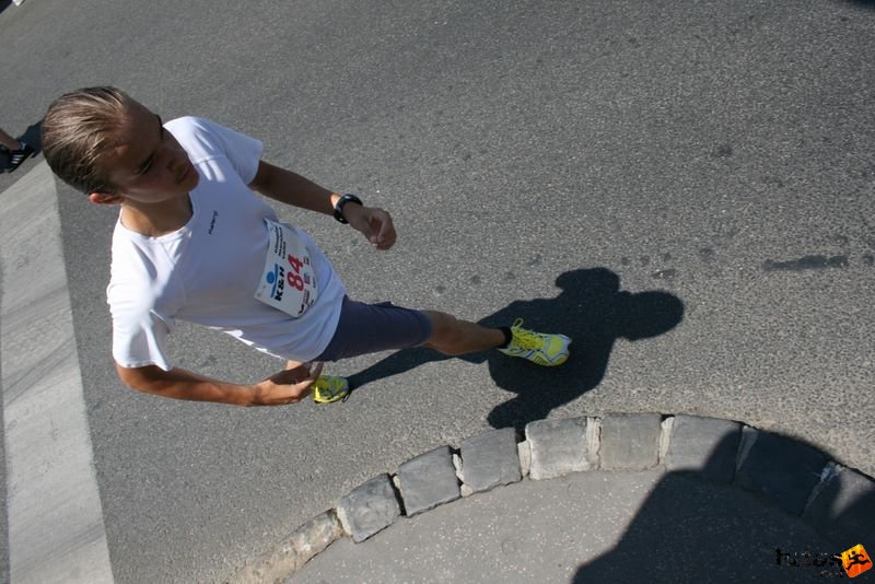 K&H Maraton és félmaraton váltó maraton_1319.jpg maraton_1319.jpg K&H Olimpiai Maraton és félmaraton váltó futás Budapest képek 3. fotók maraton_1319.jpg maraton_1319.jpg