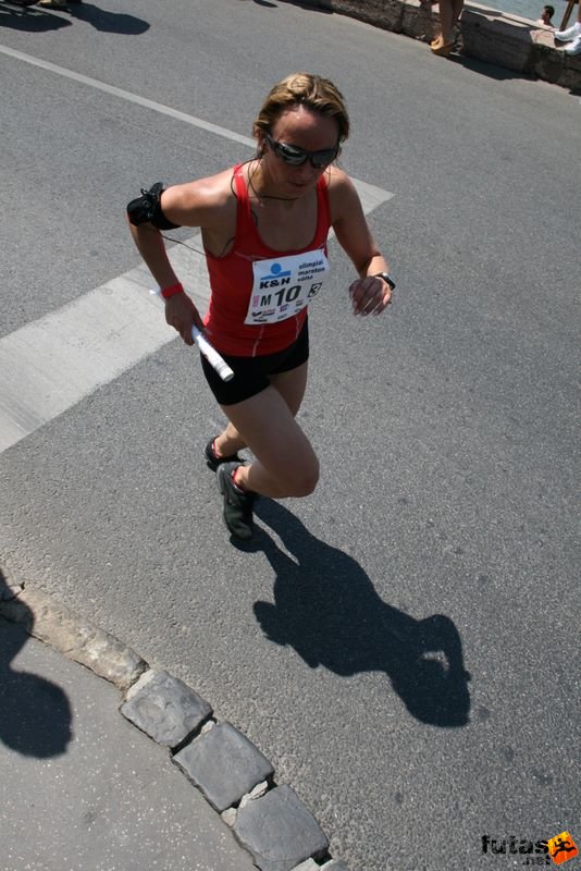 K&H Maraton és félmaraton váltó maraton_1331.jpg maraton_1331.jpg K&H Olimpiai Maraton és félmaraton váltó futás Budapest képek 3. fotók maraton_1331.jpg maraton_1331.jpg