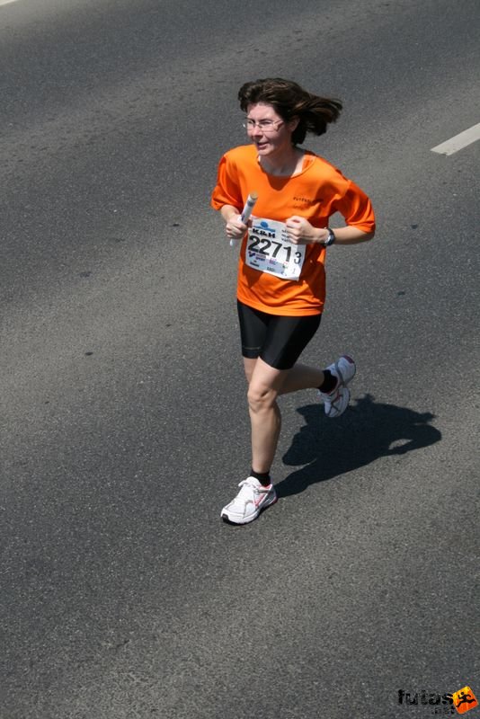K&H Maraton és félmaraton váltó maraton_1340.jpg Anita K&H Olimpiai Maraton és félmaraton váltó futás Budapest képek 3. fotók maraton_1340.jpg Anita