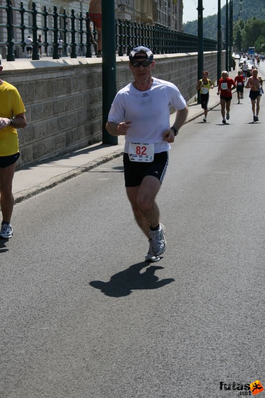 K&H Maraton és félmaraton váltó maraton_1344.jpg félmaraton futó K&H Olimpiai Maraton és félmaraton váltó futás Budapest képek 3. fotók maraton_1344.jpg félmaraton futó