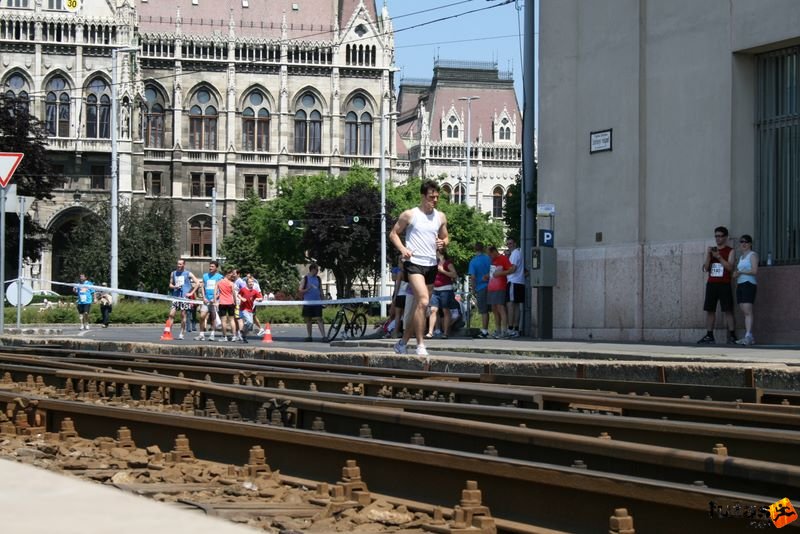 K&H Maraton és félmaraton váltó maraton_1348.jpg maraton_1348.jpg K&H Olimpiai Maraton és félmaraton váltó futás Budapest képek 3. fotók maraton_1348.jpg maraton_1348.jpg