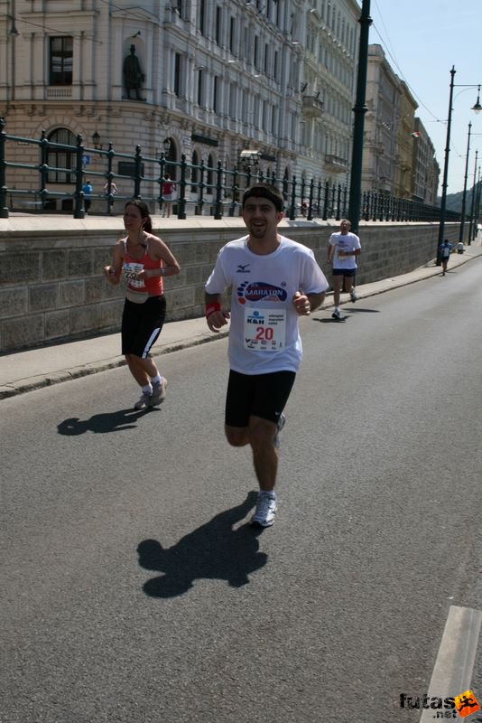 K&H Maraton és félmaraton váltó maraton_1349.jpg maraton_1349.jpg K&H Olimpiai Maraton és félmaraton váltó futás Budapest képek 3. fotók maraton_1349.jpg maraton_1349.jpg