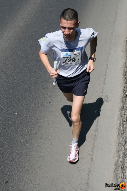 K&H Maraton és félmaraton váltó maraton_1353.jpg maraton_1353.jpg K&H Olimpiai Maraton és félmaraton váltó futás Budapest képek 3. fotók maraton_1353.jpg maraton_1353.jpg