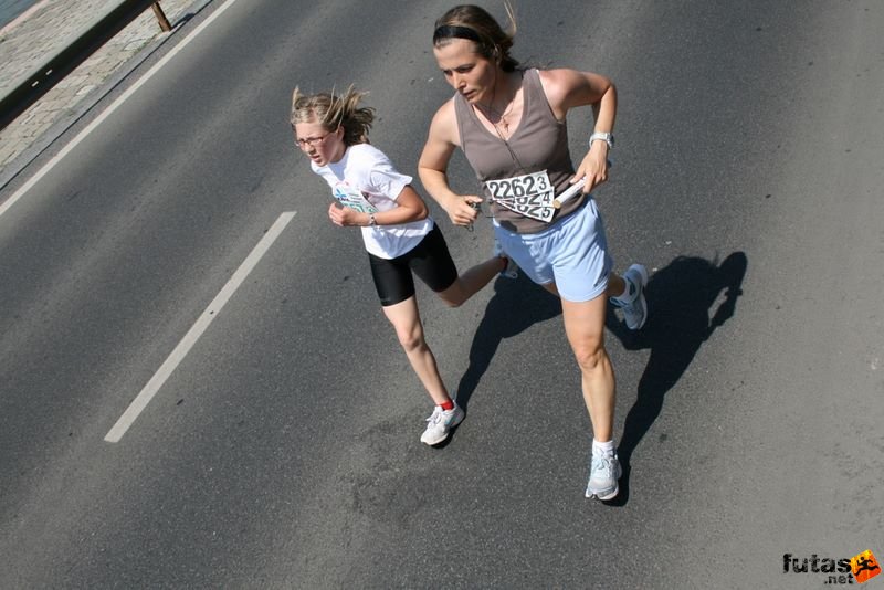 K&H Maraton és félmaraton váltó maraton_1357.jpg maraton_1357.jpg K&H Olimpiai Maraton és félmaraton váltó futás Budapest képek 3. fotók maraton_1357.jpg maraton_1357.jpg