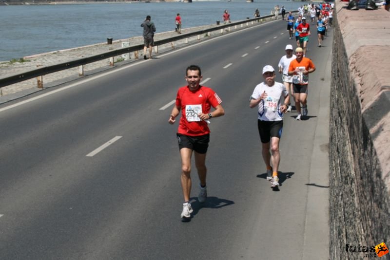 K&H Olimpiai Maraton és félmaraton váltó futás Budapest képek 3. fotók maraton_1366.jpg Tibi