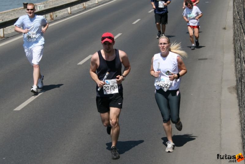 K&H Maraton és félmaraton váltó maraton_1370.jpg maraton_1370.jpg K&H Olimpiai Maraton és félmaraton váltó futás Budapest képek 3. fotók maraton_1370.jpg maraton_1370.jpg