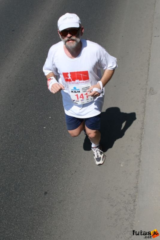 K&H Maraton és félmaraton váltó maraton_1373.jpg maraton_1373.jpg K&H Olimpiai Maraton és félmaraton váltó futás Budapest képek 3. fotók maraton_1373.jpg maraton_1373.jpg