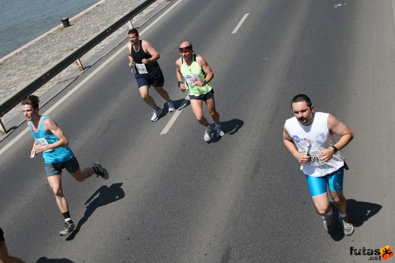 K&H Maraton és félmaraton váltó maraton_1387.jpg maraton_1387.jpg K&H Olimpiai Maraton és félmaraton váltó futás Budapest képek 3. fotók maraton_1387.jpg maraton_1387.jpg