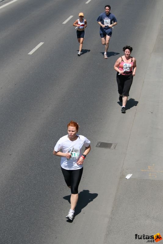K&H Maraton és félmaraton váltó maraton_1401.jpg maraton_1401.jpg K&H Olimpiai Maraton és félmaraton váltó futás Budapest képek 3. fotók maraton_1401.jpg maraton_1401.jpg