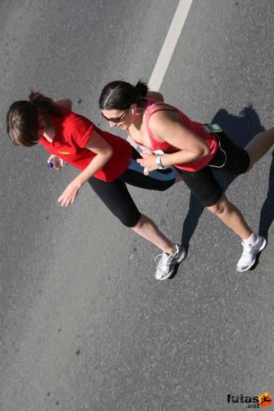K&H Maraton és félmaraton váltó maraton_1405.jpg maraton_1405.jpg K&H Olimpiai Maraton és félmaraton váltó futás Budapest képek 3. fotók maraton_1405.jpg maraton_1405.jpg
