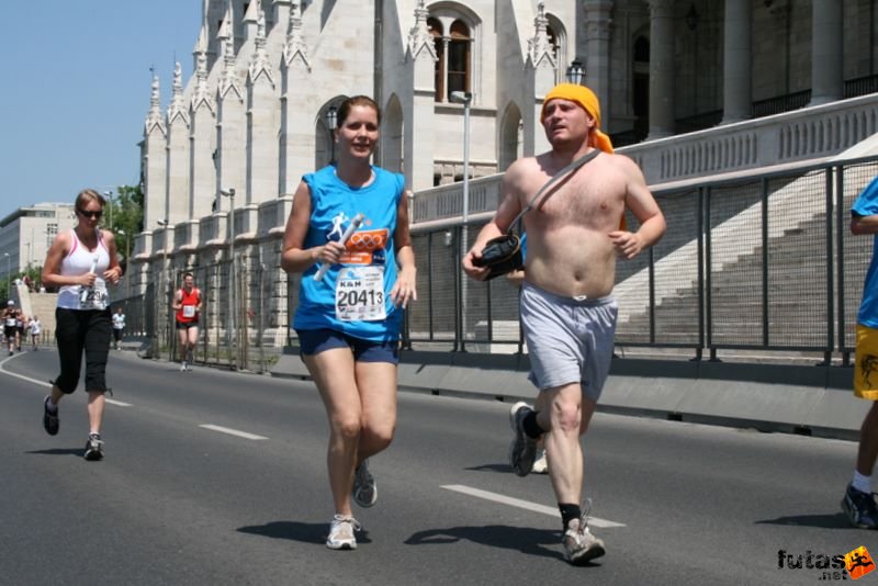 K&H Maraton és félmaraton váltó maraton_1425.jpg maraton_1425.jpg K&H Olimpiai Maraton és félmaraton váltó futás Budapest képek 3. fotók maraton_1425.jpg maraton_1425.jpg
