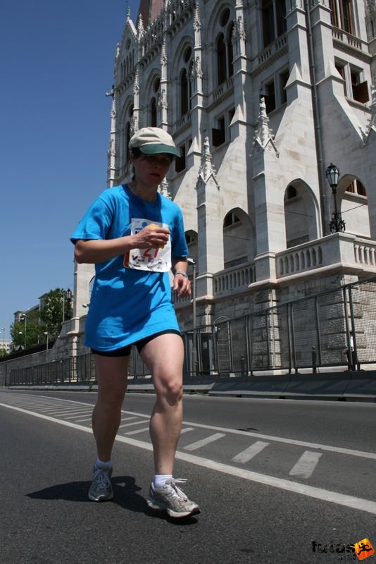 K&H Maraton és félmaraton váltó maraton_1428.jpg maraton_1428.jpg K&H Olimpiai Maraton és félmaraton váltó futás Budapest képek 3. fotók maraton_1428.jpg maraton_1428.jpg