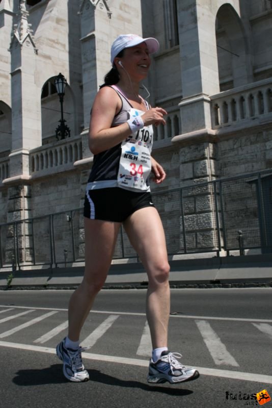 K&H Maraton és félmaraton váltó maraton_1436.jpg futás az Országház körül K&H Olimpiai Maraton és félmaraton váltó futás Budapest képek 3. fotók maraton_1436.jpg futás az Országház körül