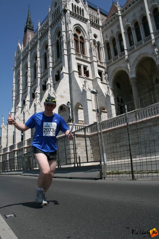 K&H Maraton és félmaraton váltó maraton_1457.jpg EDZÉS ON RUN futócsapat K&H Olimpiai Maraton és félmaraton váltó futás Budapest képek 3. fotók maraton_1457.jpg EDZÉS ON RUN futócsapat