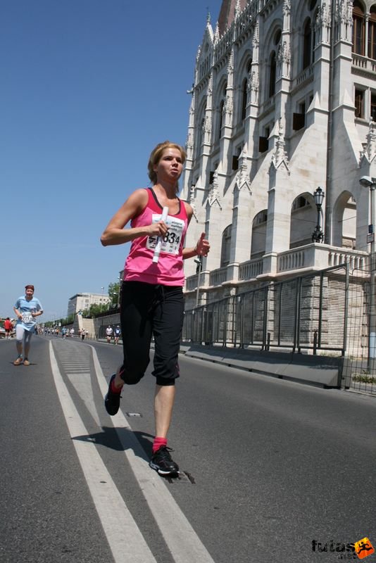 16. K&H Maraton és félmaraton váltó maraton_1473.jpg maraton_1473.jpg K&H Olimpiai Maraton és félmaraton váltó futás Budapest képek 4. fotók 2009 maraton_1473.jpg maraton_1473.jpg
