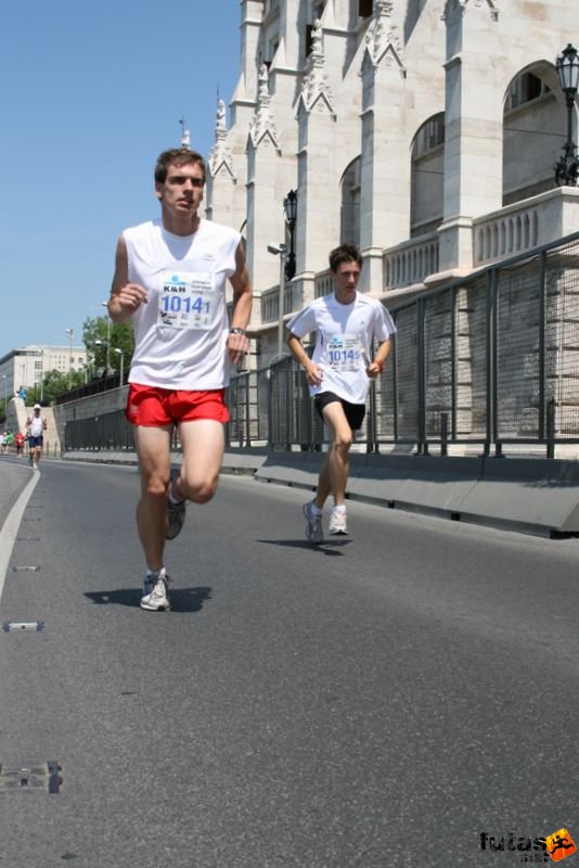 16. K&H Maraton és félmaraton váltó maraton_1486.jpg maraton_1486.jpg K&H Olimpiai Maraton és félmaraton váltó futás Budapest képek 4. fotók 2009 maraton_1486.jpg maraton_1486.jpg