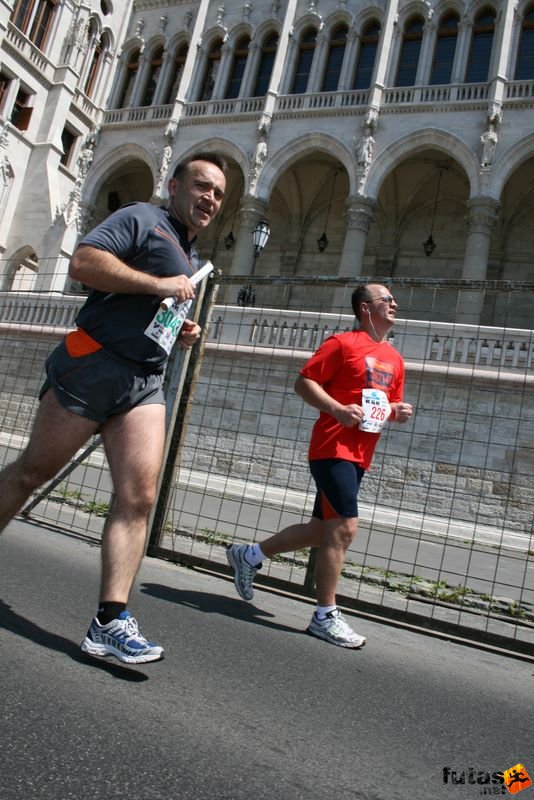16. K&H Maraton és félmaraton váltó maraton_1489.jpg maraton_1489.jpg K&H Olimpiai Maraton és félmaraton váltó futás Budapest képek 4. fotók 2009 maraton_1489.jpg maraton_1489.jpg