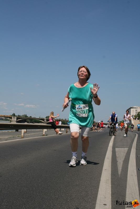 16. K&H Maraton és félmaraton váltó maraton_1494.jpg maraton_1494.jpg K&H Olimpiai Maraton és félmaraton váltó futás Budapest képek 4. fotók 2009 maraton_1494.jpg maraton_1494.jpg