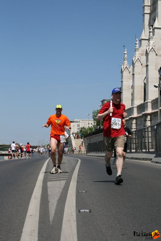 16. K&H Maraton és félmaraton váltó maraton_1497.jpg maraton_1497.jpg K&H Olimpiai Maraton és félmaraton váltó futás Budapest képek 4. fotók 2009 maraton_1497.jpg maraton_1497.jpg