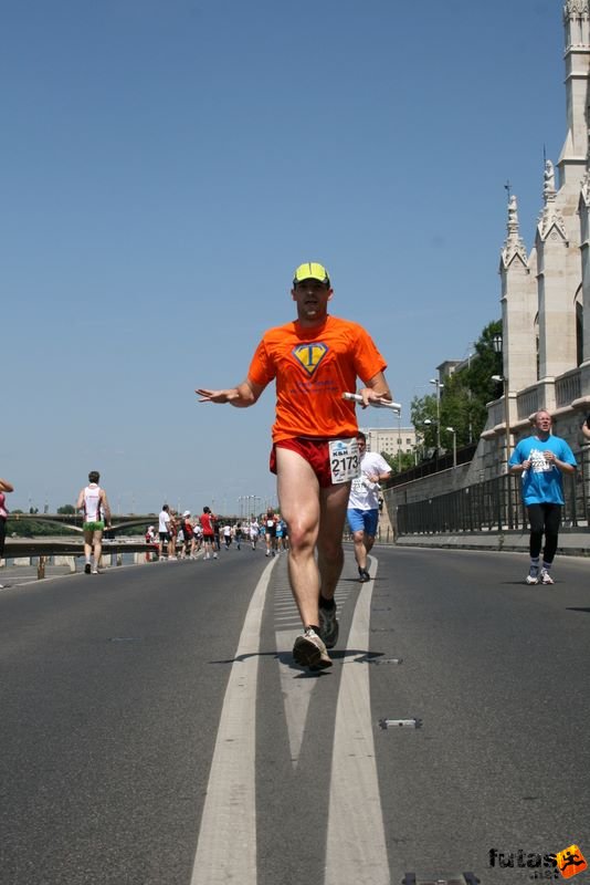 16. K&H Maraton és félmaraton váltó maraton_1498.jpg Balázs K&H Olimpiai Maraton és félmaraton váltó futás Budapest képek 4. fotók 2009 maraton_1498.jpg Balázs