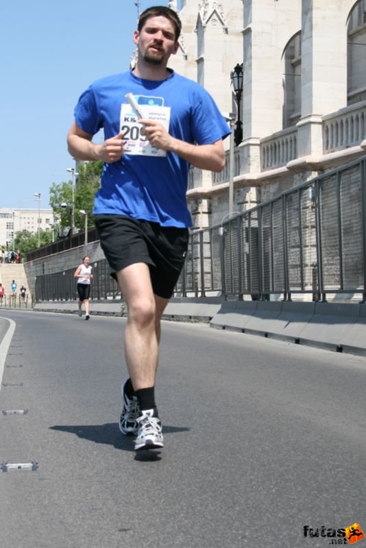 16. K&H Maraton és félmaraton váltó maraton_1503.jpg maraton_1503.jpg K&H Olimpiai Maraton és félmaraton váltó futás Budapest képek 4. fotók 2009 maraton_1503.jpg maraton_1503.jpg