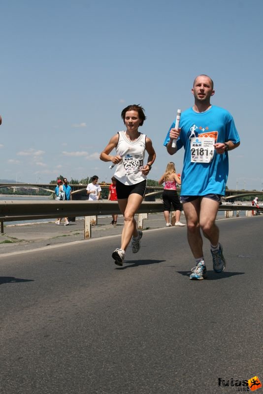 16. K&H Maraton és félmaraton váltó maraton_1504.jpg maraton_1504.jpg K&H Olimpiai Maraton és félmaraton váltó futás Budapest képek 4. fotók 2009 maraton_1504.jpg maraton_1504.jpg