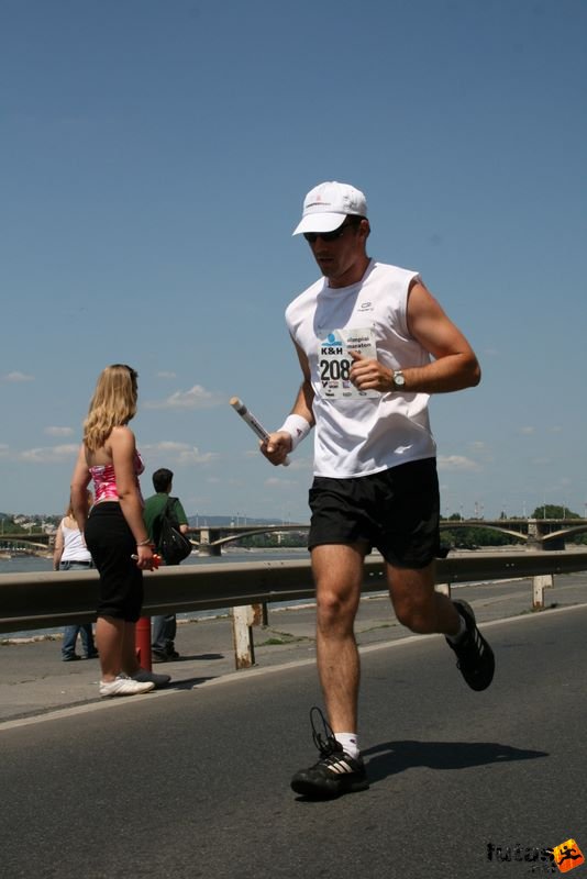 16. K&H Maraton és félmaraton váltó maraton_1508.jpg maraton_1508.jpg K&H Olimpiai Maraton és félmaraton váltó futás Budapest képek 4. fotók 2009 maraton_1508.jpg maraton_1508.jpg