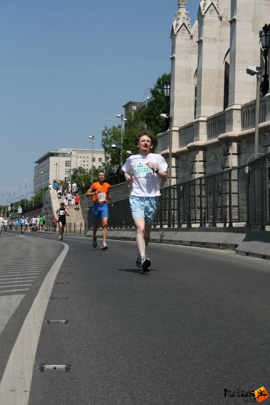 16. K&H Maraton és félmaraton váltó maraton_1516.jpg maraton_1516.jpg K&H Olimpiai Maraton és félmaraton váltó futás Budapest képek 4. fotók 2009 maraton_1516.jpg maraton_1516.jpg
