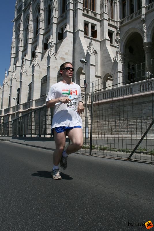 16. K&H Maraton és félmaraton váltó maraton_1521.jpg Budapest Bank Expressz futócsapat K&H Olimpiai Maraton és félmaraton váltó futás Budapest képek 4. fotók 2009 maraton_1521.jpg Budapest Bank Expressz futócsapat