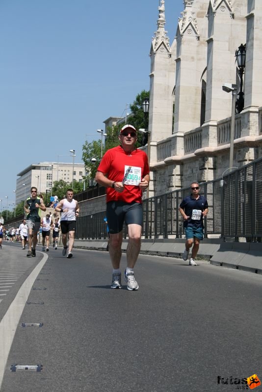 16. K&H Maraton és félmaraton váltó maraton_1529.jpg maraton_1529.jpg K&H Olimpiai Maraton és félmaraton váltó futás Budapest képek 4. fotók 2009 maraton_1529.jpg maraton_1529.jpg