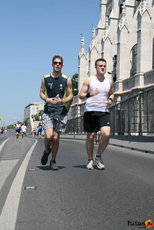 16. K&H Maraton és félmaraton váltó maraton_1531.jpg maraton_1531.jpg K&H Olimpiai Maraton és félmaraton váltó futás Budapest képek 4. fotók 2009 maraton_1531.jpg maraton_1531.jpg