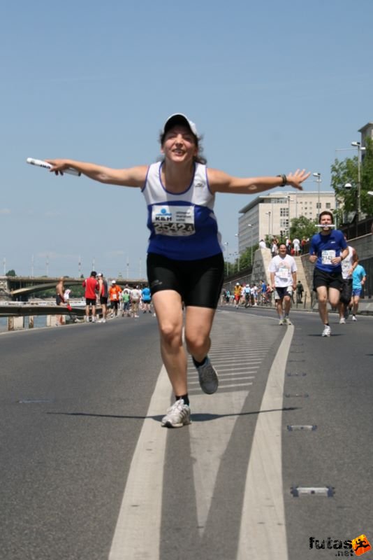 16. K&H Maraton és félmaraton váltó maraton_1534.jpg icu :) K&H Olimpiai Maraton és félmaraton váltó futás Budapest képek 4. fotók 2009 maraton_1534.jpg icu :)