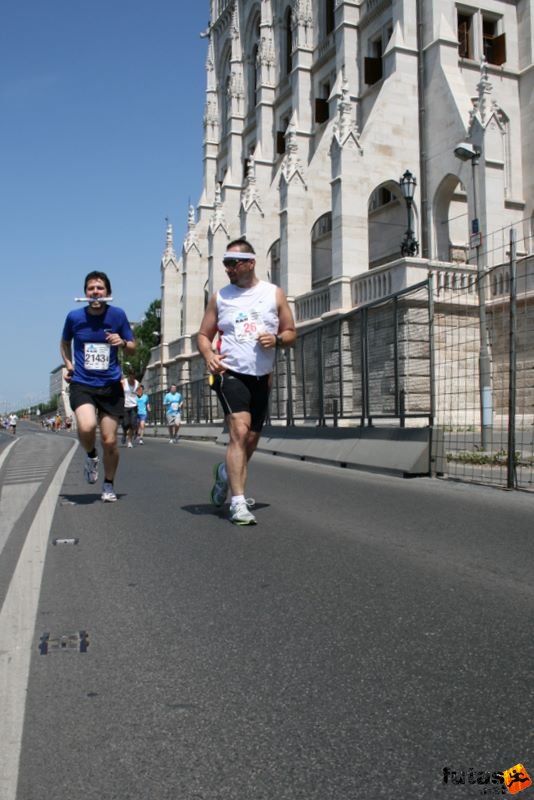 16. K&H Maraton és félmaraton váltó maraton_1538.jpg maraton_1538.jpg K&H Olimpiai Maraton és félmaraton váltó futás Budapest képek 4. fotók 2009 maraton_1538.jpg maraton_1538.jpg