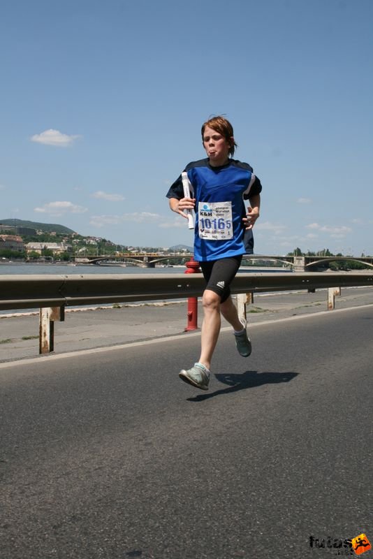 16. K&H Maraton és félmaraton váltó maraton_1543.jpg Triatlon Villám Fiúk futócsapat K&H Olimpiai Maraton és félmaraton váltó futás Budapest képek 4. fotók 2009 maraton_1543.jpg Triatlon Villám Fiúk futócsapat
