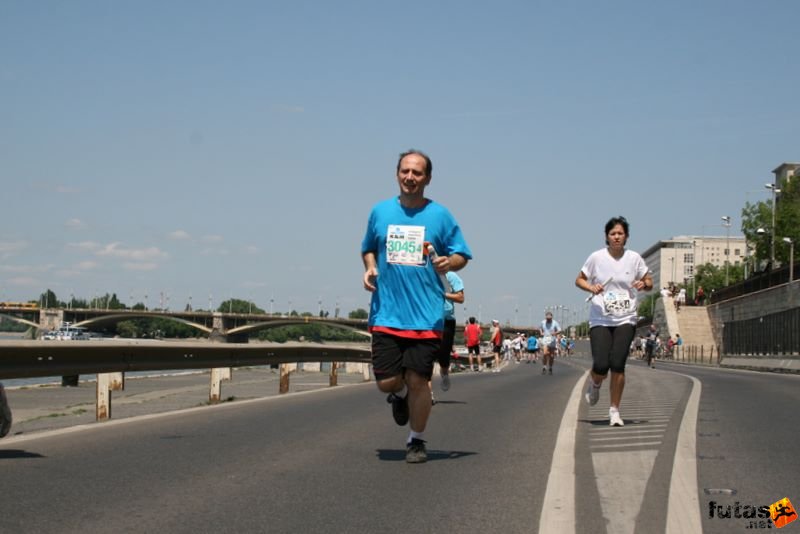 16. K&H Maraton és félmaraton váltó maraton_1552.jpg Izzadó Hónaljak futócsapat K&H Olimpiai Maraton és félmaraton váltó futás Budapest képek 4. fotók 2009 maraton_1552.jpg Izzadó Hónaljak futócsapat