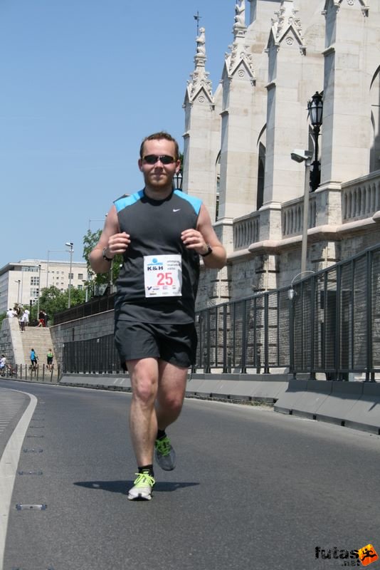 16. K&H Maraton és félmaraton váltó maraton_1558.jpg maraton_1558.jpg K&H Olimpiai Maraton és félmaraton váltó futás Budapest képek 4. fotók 2009 maraton_1558.jpg maraton_1558.jpg
