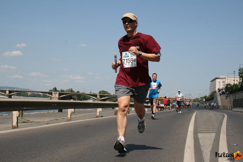 16. K&H Maraton és félmaraton váltó maraton_1562.jpg Kolibri Színház futócsapat K&H Olimpiai Maraton és félmaraton váltó futás Budapest képek 4. fotók 2009 maraton_1562.jpg Kolibri Színház futócsapat