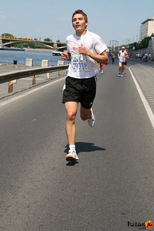 16. K&H Maraton és félmaraton váltó maraton_1566.jpg maraton_1566.jpg K&H Olimpiai Maraton és félmaraton váltó futás Budapest képek 4. fotók 2009 maraton_1566.jpg maraton_1566.jpg
