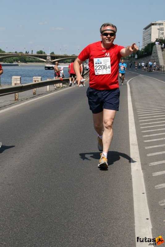16. K&H Maraton és félmaraton váltó maraton_1568.jpg Oroszlánok , futócsapat K&H Olimpiai Maraton és félmaraton váltó futás Budapest képek 4. fotók 2009 maraton_1568.jpg Oroszlánok , futócsapat