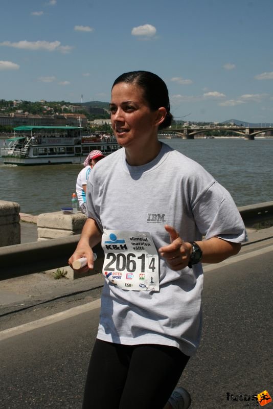 16. K&H Maraton és félmaraton váltó maraton_1574.jpg Csigasprint maraton váltó futás K&H Olimpiai Maraton és félmaraton váltó futás Budapest képek 4. fotók 2009 maraton_1574.jpg Csigasprint maraton váltó futás