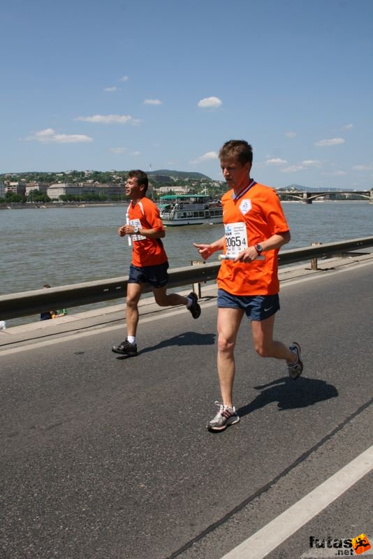 K&H Olimpiai Maraton és félmaraton váltó futás Budapest képek 4. fotók 2009 maraton_1576.jpg maraton_1576.jpg