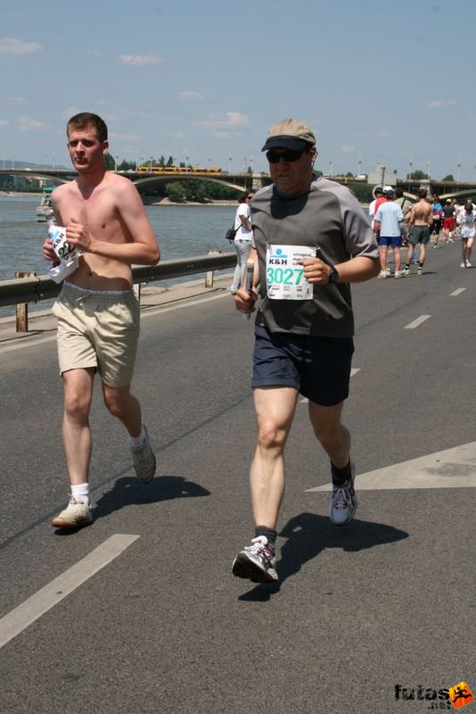 16. K&H Maraton és félmaraton váltó maraton_1583.jpg maraton_1583.jpg K&H Olimpiai Maraton és félmaraton váltó futás Budapest képek 4. fotók 2009 maraton_1583.jpg maraton_1583.jpg