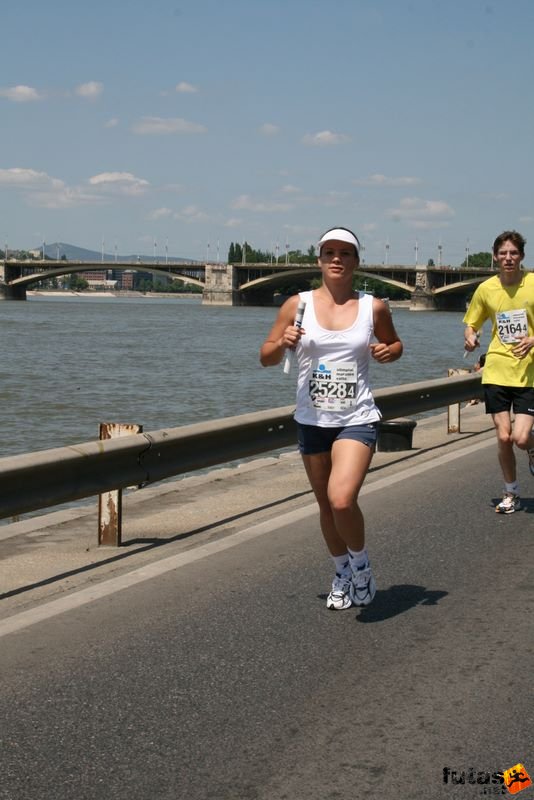 16. K&H Maraton és félmaraton váltó maraton_1591.jpg maraton_1591.jpg K&H Olimpiai Maraton és félmaraton váltó futás Budapest képek 4. fotók 2009 maraton_1591.jpg maraton_1591.jpg