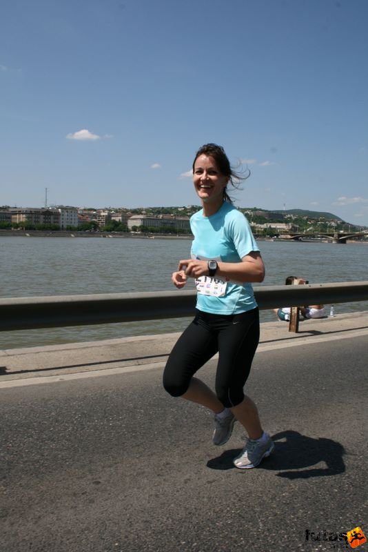16. K&H Maraton és félmaraton váltó maraton_1597.jpg Tóth-Varga Judit K&H Olimpiai Maraton és félmaraton váltó futás Budapest képek 4. fotók 2009 maraton_1597.jpg Tóth-Varga Judit