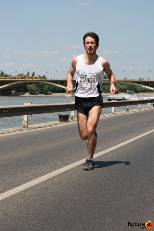16. K&H Maraton és félmaraton váltó maraton_1602.jpg Sashegyi Gepárdok futócsapat K&H Olimpiai Maraton és félmaraton váltó futás Budapest képek 4. fotók 2009 maraton_1602.jpg Sashegyi Gepárdok futócsapat