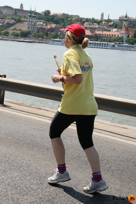 16. K&H Maraton és félmaraton váltó maraton_1603.jpg maraton_1603.jpg K&H Olimpiai Maraton és félmaraton váltó futás Budapest képek 4. fotók 2009 maraton_1603.jpg maraton_1603.jpg