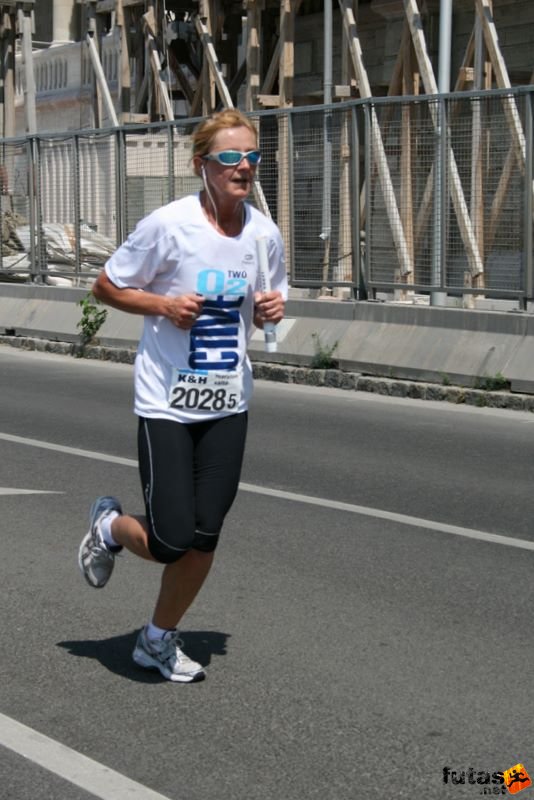 16. K&H Maraton és félmaraton váltó maraton_1626.jpg maraton_1626.jpg K&H Olimpiai Maraton és félmaraton váltó futás Budapest képek 4. fotók 2009 maraton_1626.jpg maraton_1626.jpg