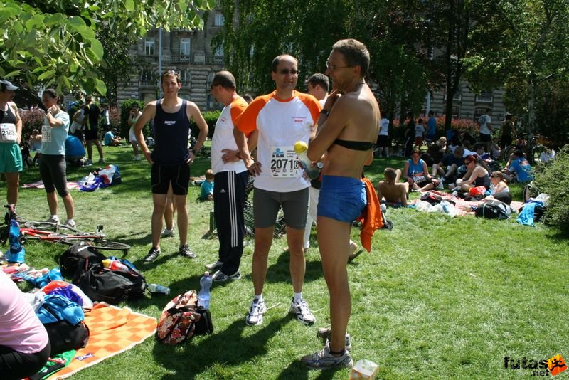 16. K&H Maraton és félmaraton váltó maraton_1636.jpg futóbolondok K&H Olimpiai Maraton és félmaraton váltó futás Budapest képek 4. fotók 2009 maraton_1636.jpg futóbolondok