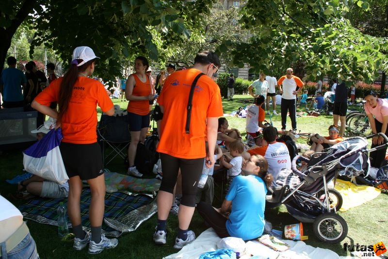 16. K&H Maraton és félmaraton váltó maraton_1638.jpg futóbolondok narancsban K&H Olimpiai Maraton és félmaraton váltó futás Budapest képek 4. fotók 2009 maraton_1638.jpg futóbolondok narancsban